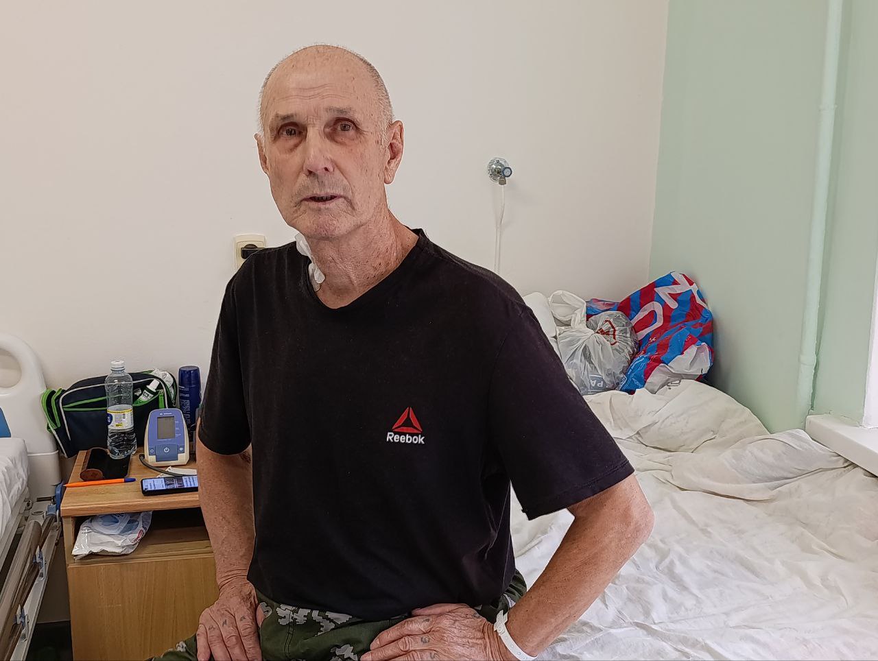 photo 5260505017234427214 y 1